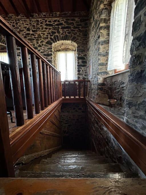 Μαγεμένος Πύργος Στις Θαλάμες Apartment Koumani ภายนอก รูปภาพ